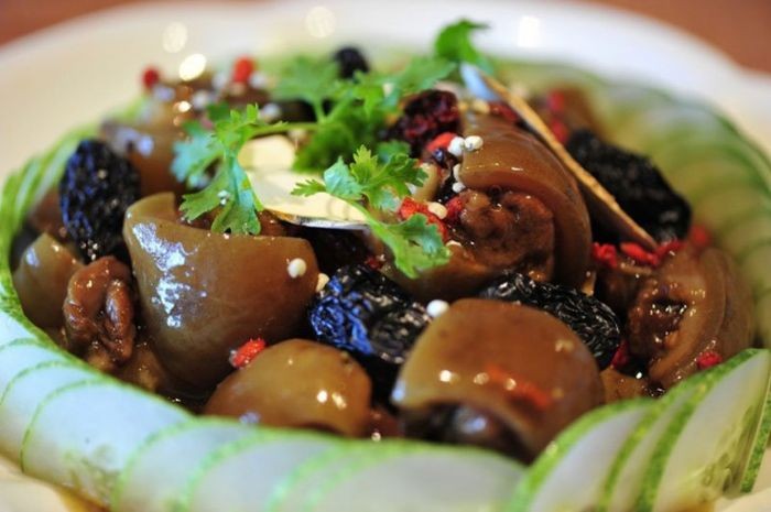 Món thịt hầm thuốc bắc đã hoàn thành, thơm ngon bổ dưỡng