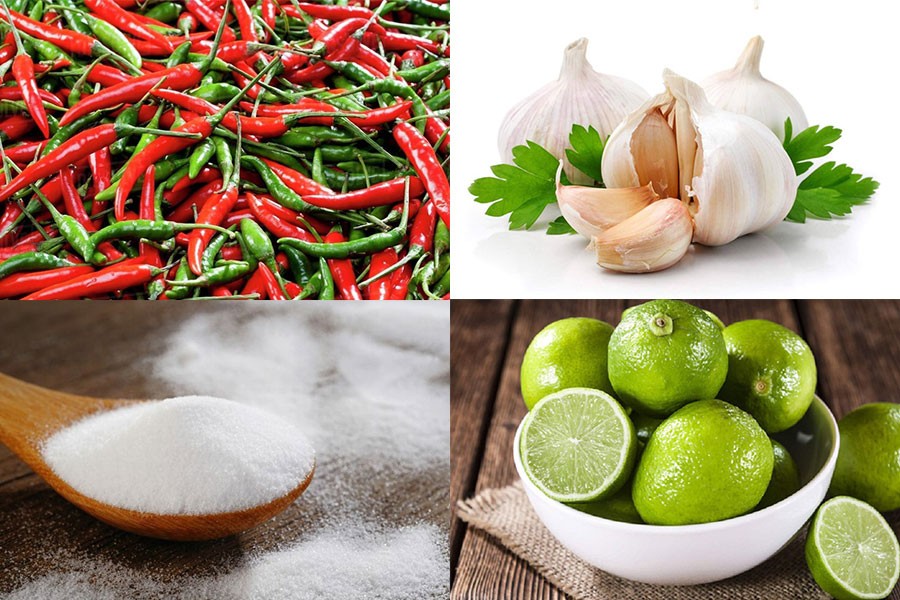 Chuẩn bị nguyên liệu cho nước chấm thơm ngon, hoàn thiện mì quảng gà