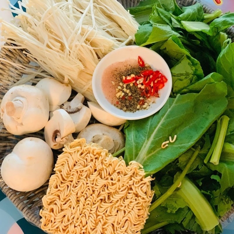 Chén nước chấm muối tiêu chanh ớt hoàn hảo cho lẩu gà tiêu xanh