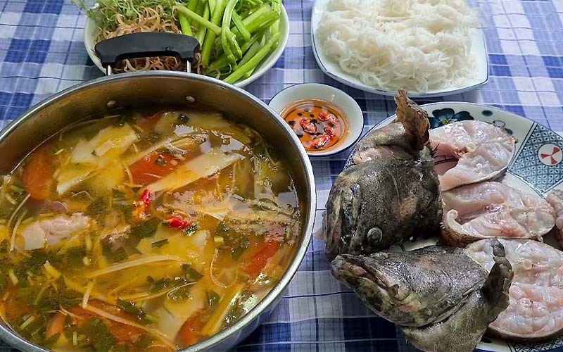 Lẩu cá bống mú măng chua thơm lừng, đậm đà hương vị