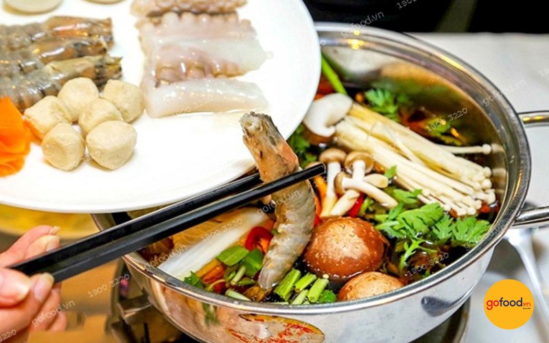 Bữa lẩu nấm cá thác lác và hải sản tươi ngon, hấp dẫn