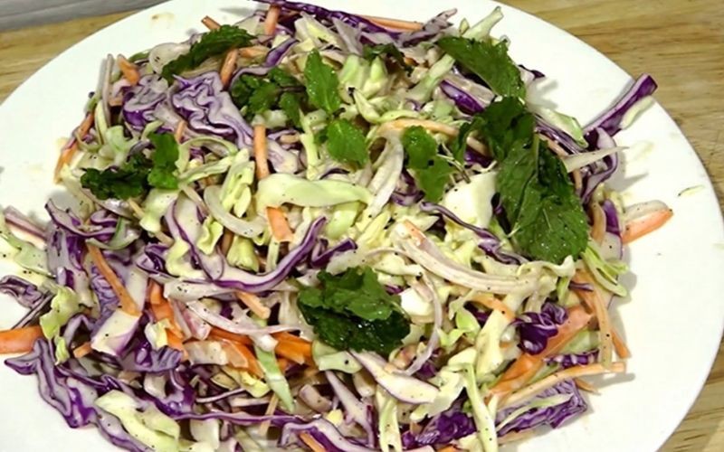 Salad bắp cải tươi mát, nhiều màu sắc, dễ ăn