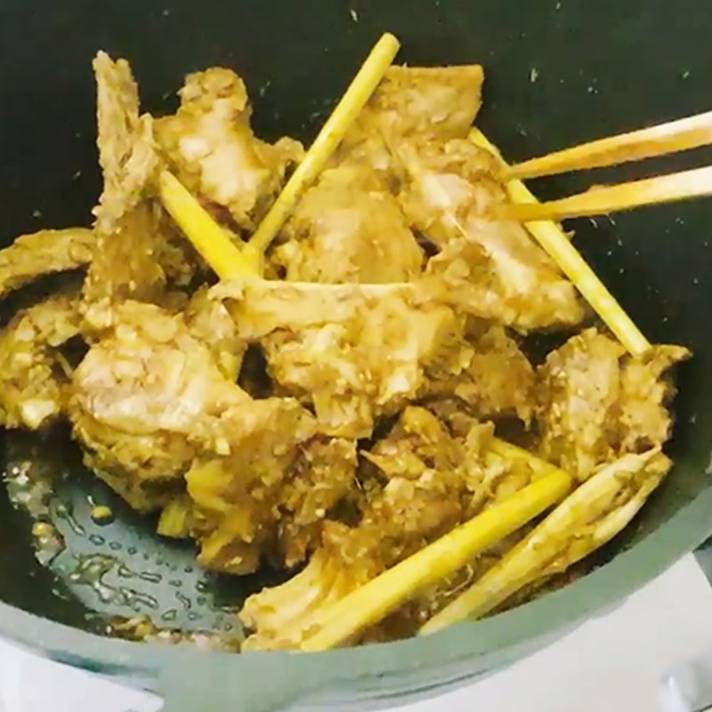 Thịt nai hầm cà ri