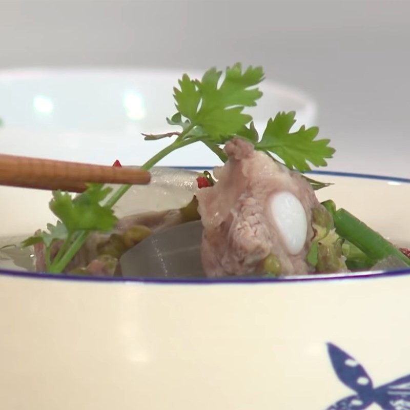 Canh nha đam nấu sườn non đã hoàn thành, sẵn sàng thưởng thức