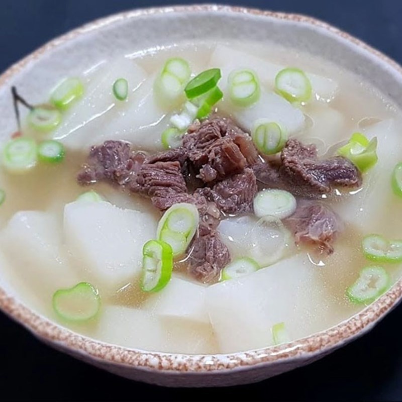 Tô canh thịt bò củ cải kiểu Hàn Quốc thành phẩm, nóng hổi và thơm ngon