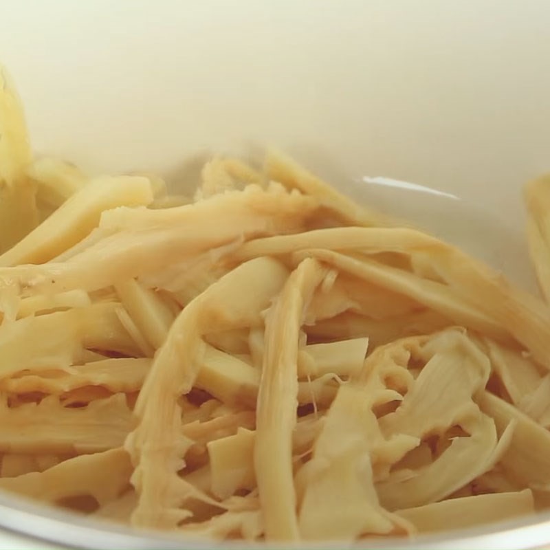 Bước 3 Nấu chân giò hầm Chân giò hầm măng tươi
