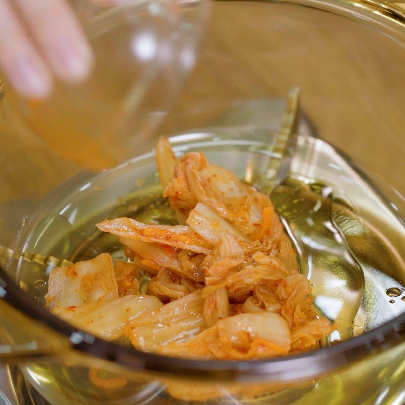 Chế biến nước lẩu kim chi bạch tuộc đậm đà
