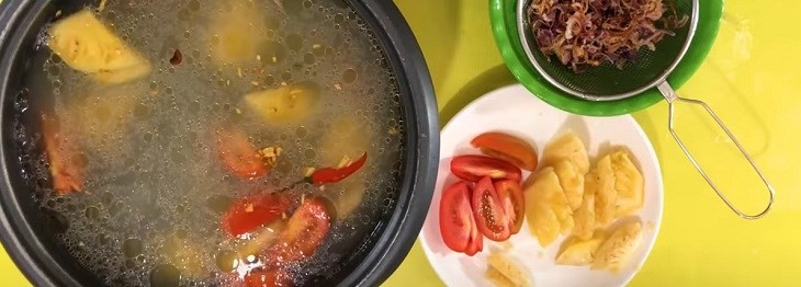 Quy trình nấu nước lẩu cá linh chua cay thơm lừng chuẩn vị