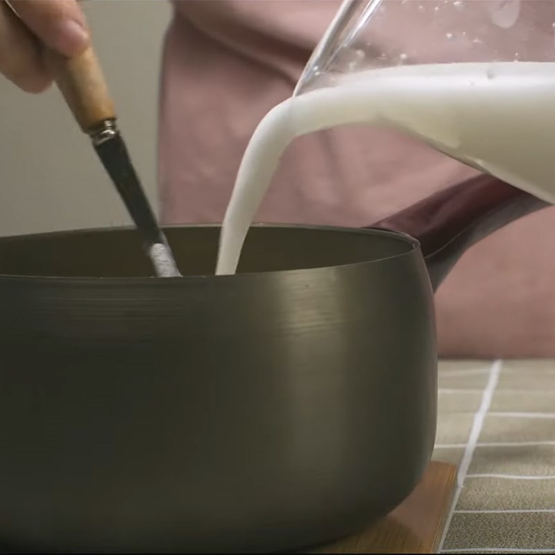 Nấu sữa quinoa trên bếp