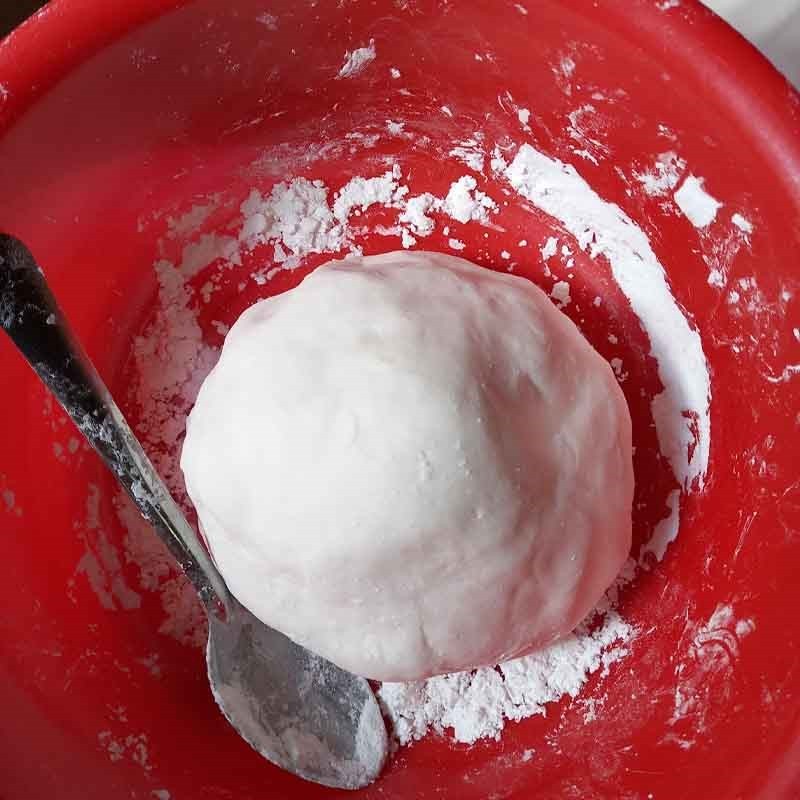 Khối bột lọc sau khi nhồi đạt độ dẻo hoàn hảo