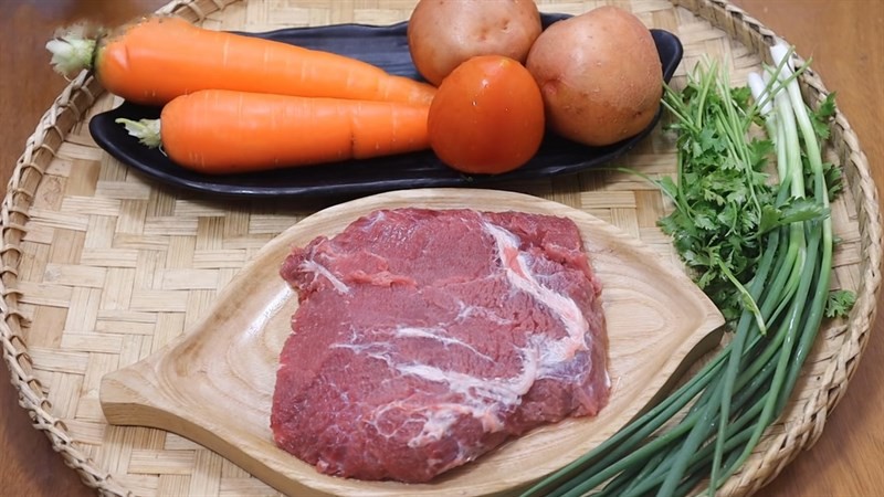 Tổng hợp các nguyên liệu tươi ngon cho canh thịt bò khoai tây cà rốt