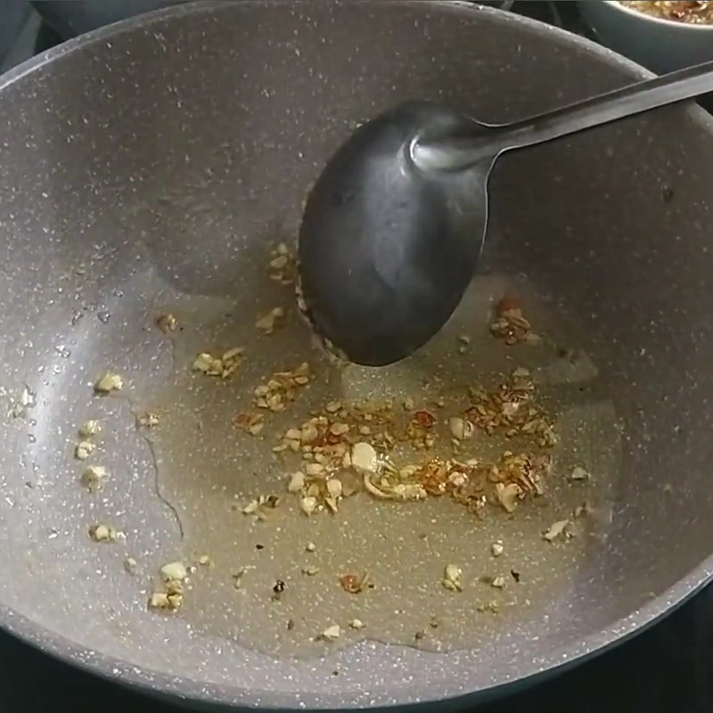 Hỗn hợp hành tỏi ớt phi vàng thơm cho món bún cua thối