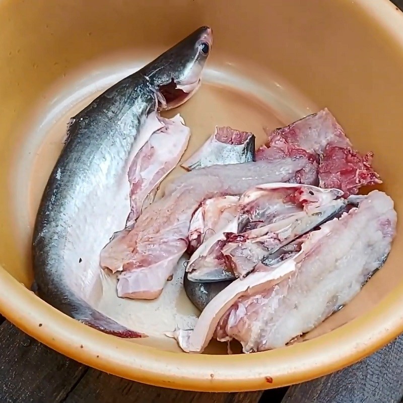 Sơ chế cá tra hành gừng