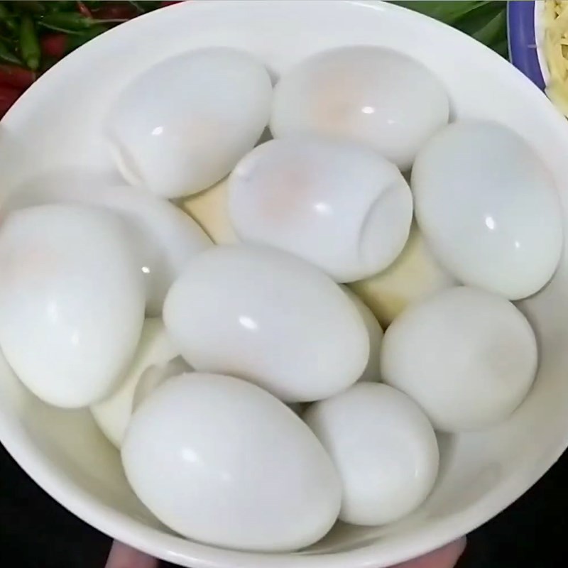 Sơ chế thịt ba chỉ và các loại rau gia vị