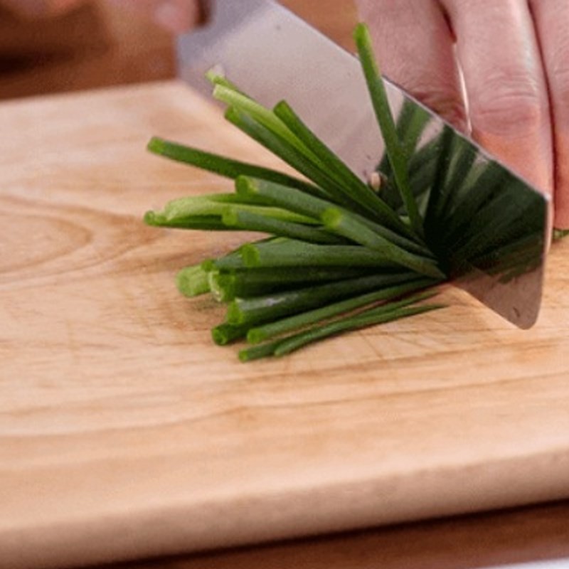 Sơ chế tôm khô cho nước dùng hủ tiếu đuôi heo