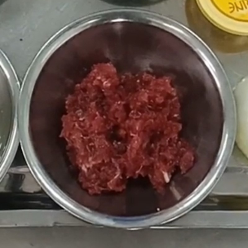 Rau sắn tươi non chuẩn bị sơ chế cho món canh