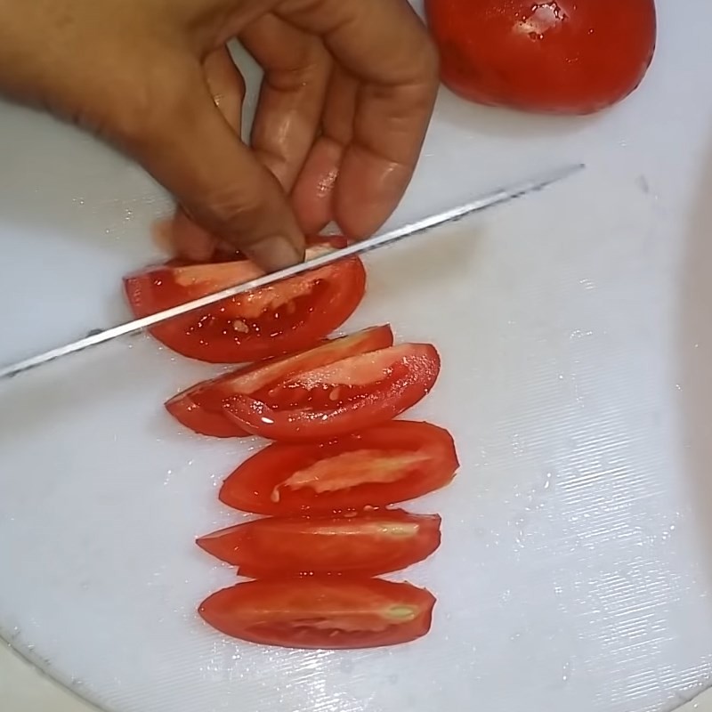 Sơ chế hành tím băm nhỏ