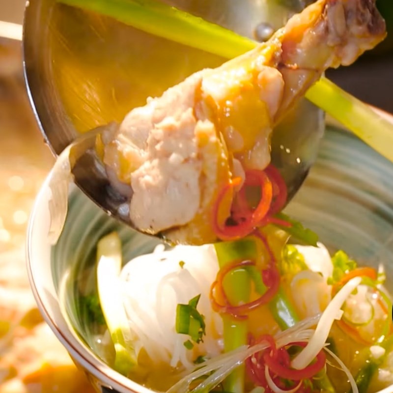 Thành phẩm lẩu gà dấm bỗng thơm ngon
