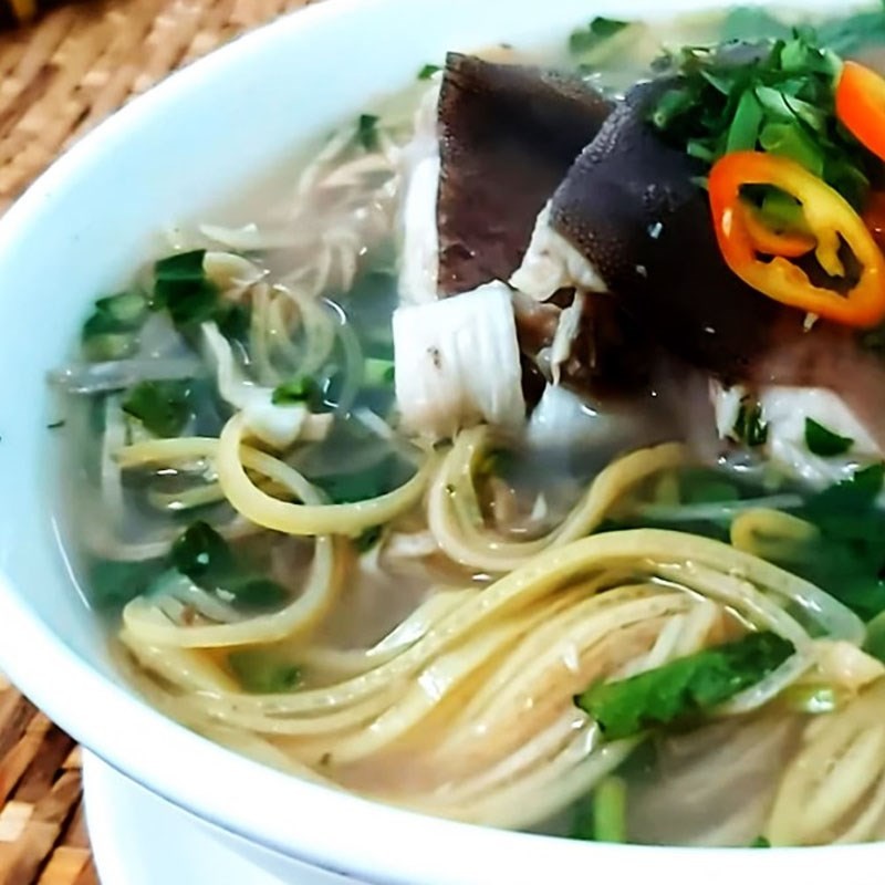 Tô canh chua cá đuối bắp chuối thơm ngon