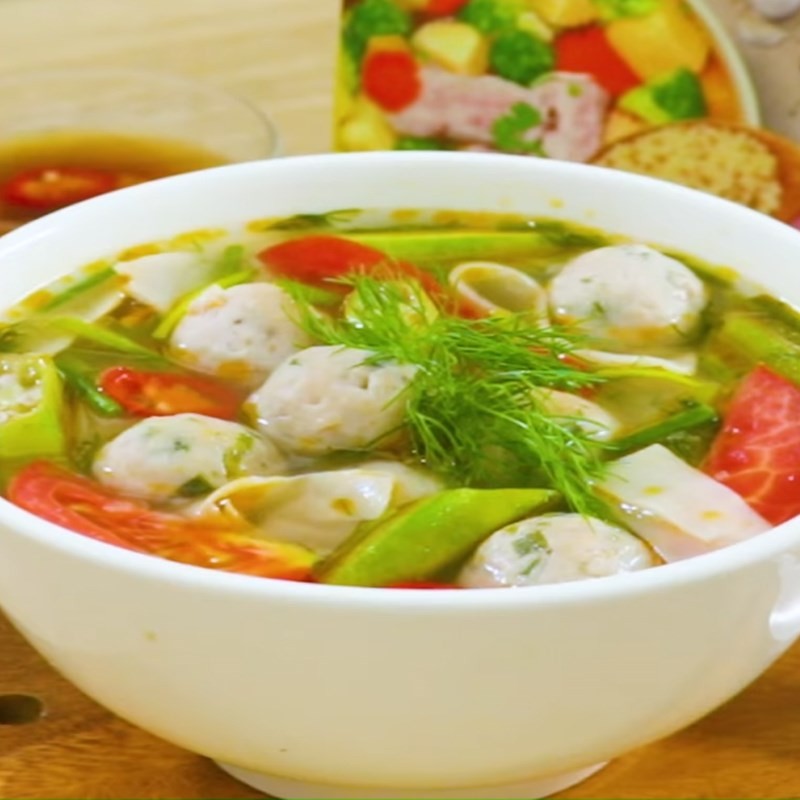 Tô canh cá thác lác cà chua măng chua nóng hổi, đậm đà