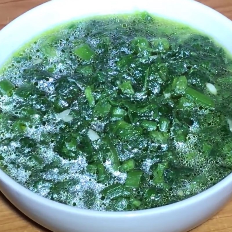 Tô canh rau bí nấu tỏi đã hoàn thành