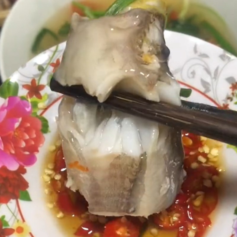 Cận cảnh món cá khoai nấu ngót đã hoàn thành, hương vị đậm đà, rất đưa cơm