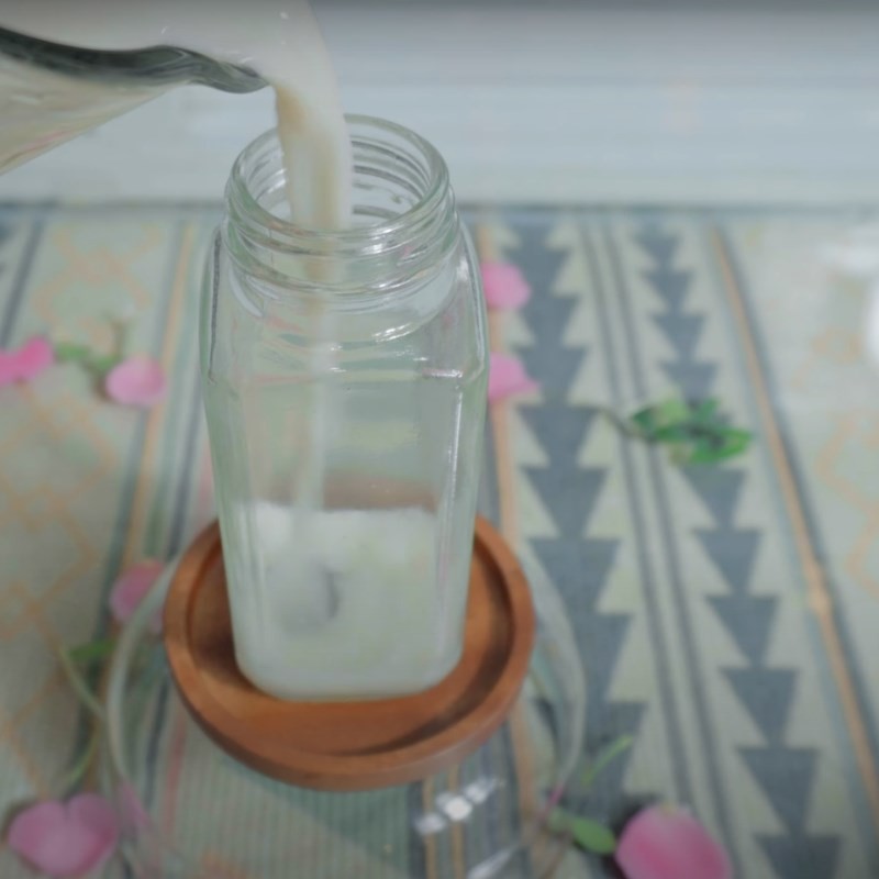 Thành phẩm sữa hạt điều hạt sen thơm béo, giàu dinh dưỡng