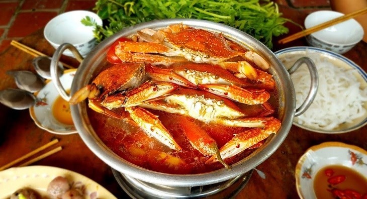 Món lẩu ghẹ chua cay thành phẩm hấp dẫn