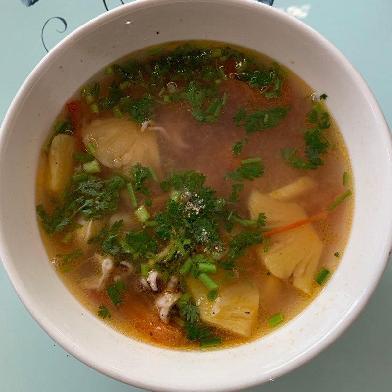 Tô canh chua mực thành phẩm nóng hổi