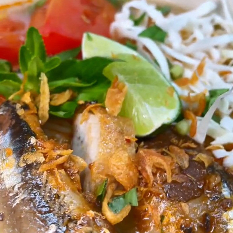Tô bún cá mòi hộp thơm ngon