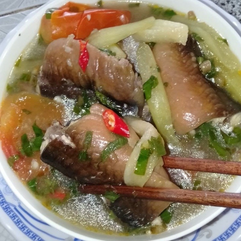Thành phẩm canh chua lươn bạc hà chuẩn vị