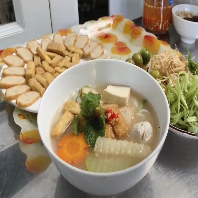 Một góc khác của món bún nước lèo chay