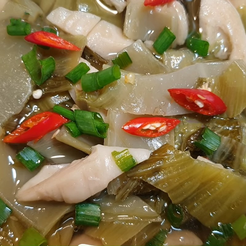 Bát canh cải chua chay mì căn thơm ngon nóng hổi