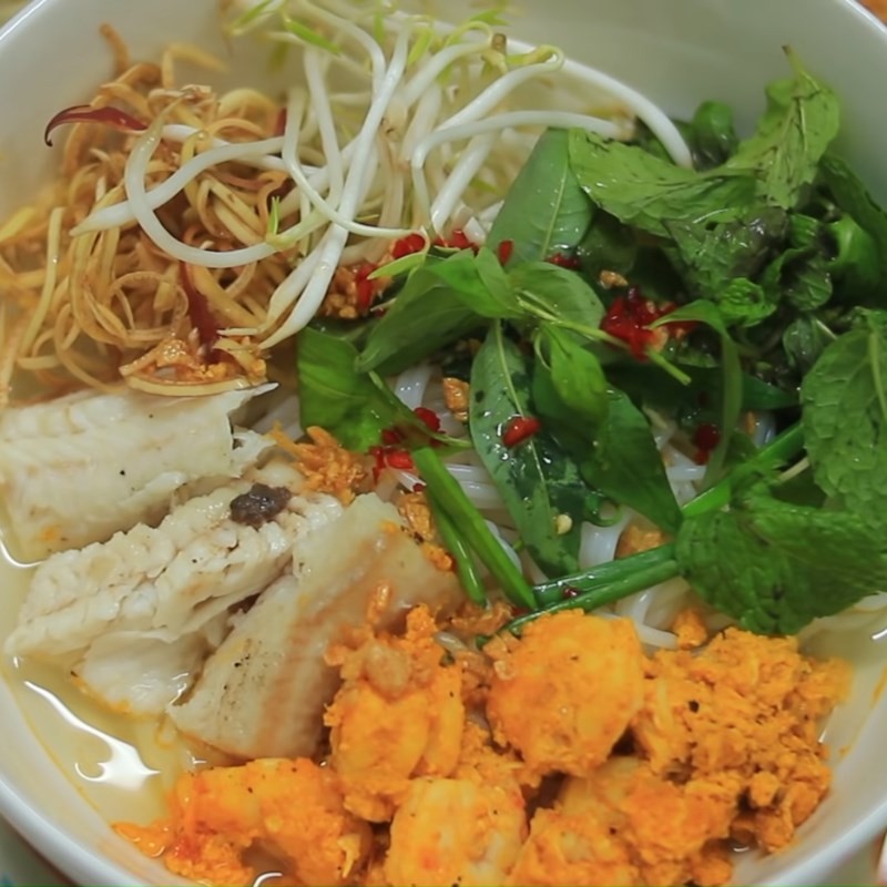 Thành phẩm bún cá lóc tôm tươi hấp dẫn, chuẩn vị