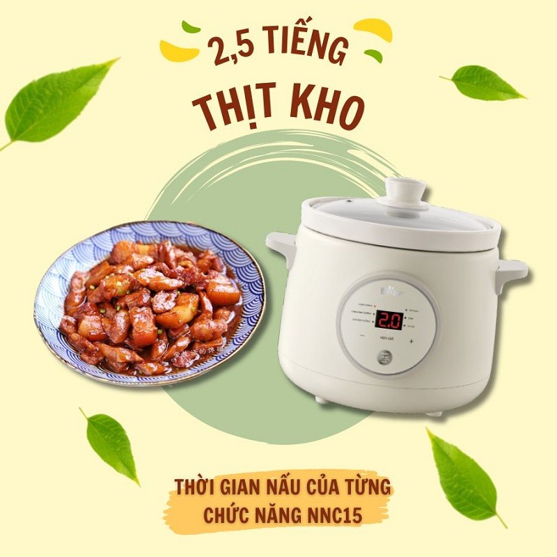 Thịt ba chỉ đã xào săn và trứng được cho vào nồi nấu chậm Bear, bắt đầu quá trình kho thịt bằng nồi nấu chậm