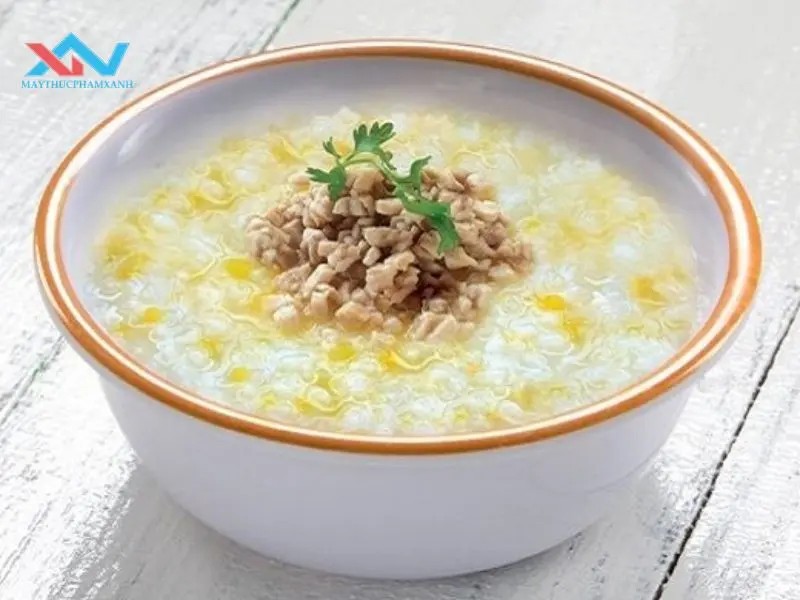 Quy trình sơ chế và xay thịt chuẩn bị nấu cháo dinh dưỡng