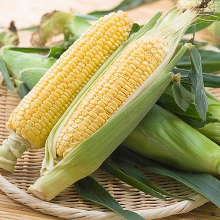 Trái bắp non tươi rói, nguyên liệu tăng vị ngọt tự nhiên cho cách nấu súp gà nấm đông cô