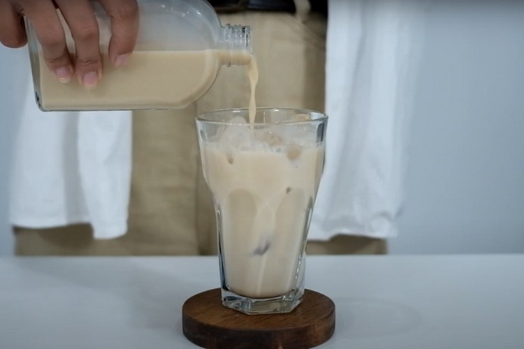 Ly trà sữa Oolong nhài béo ngậy, đậm vị trà