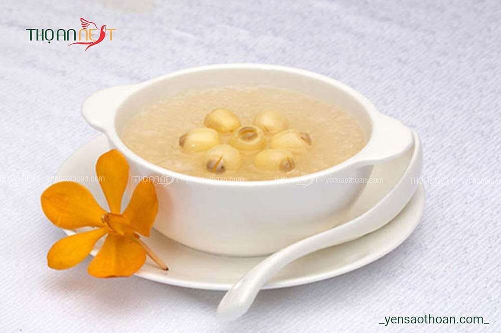 Yến chưng hạt sen táo đỏ thanh mát, một biến thể của cách nấu táo đỏ hạt chia