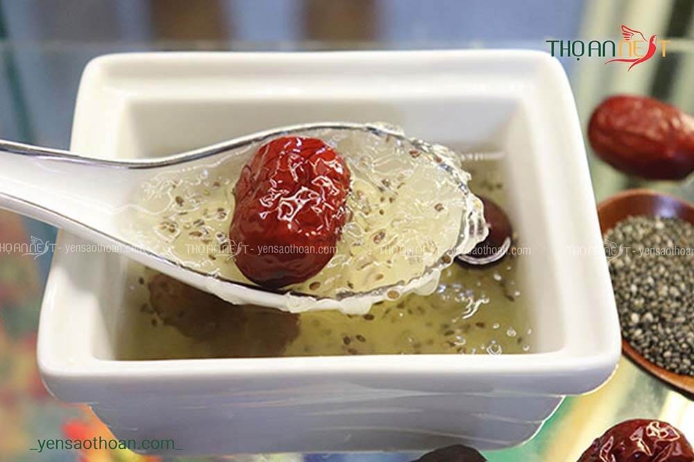 Bát yến chưng táo đỏ hạt chia giàu dưỡng chất, hỗ trợ giảm cân và chống lão hóa