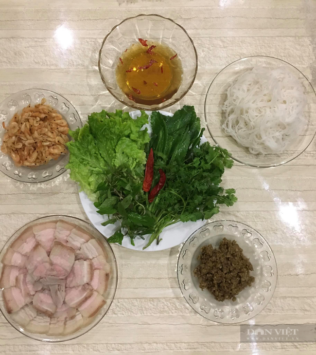 Muốn làm món bún cuốn tôm thịt ngon không thể thiếu nguyên liệu này - Ảnh 1.