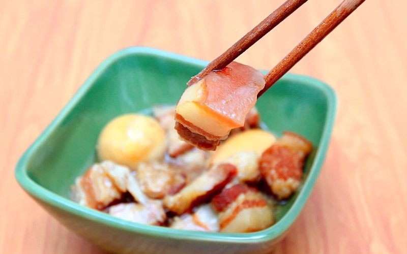 Thịt kho tàu (thịt kho trứng)