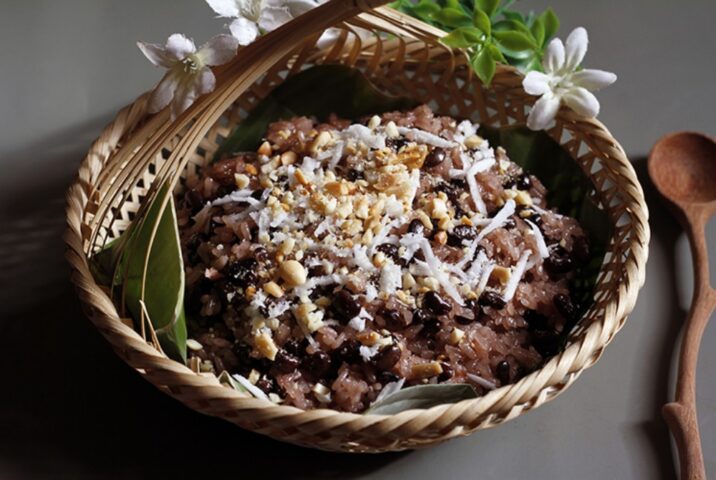 Xôi đậu đen là món ăn giàu dinh dưỡng phù hợp với mọi lứa tuổi