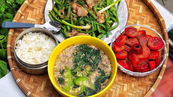 Canh cua rau đay mướp thơm ngon