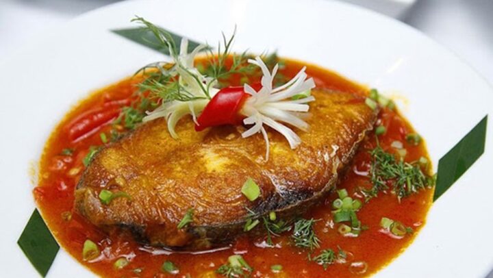 Món cá thu sốt cà chua hấp dẫn, đậm đà màu sắc