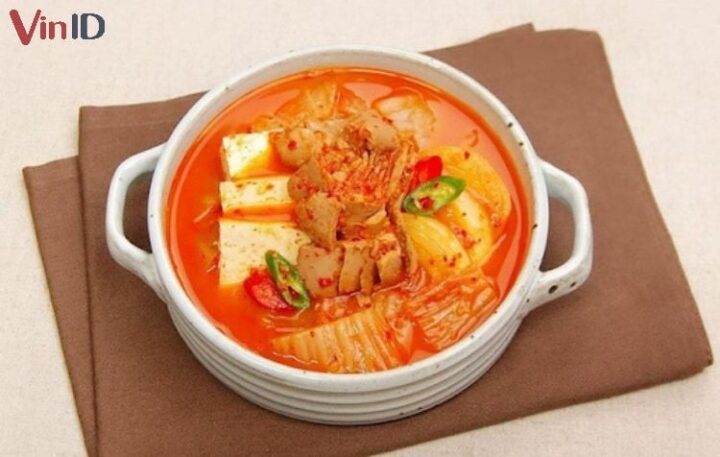 Canh kim chi trứng