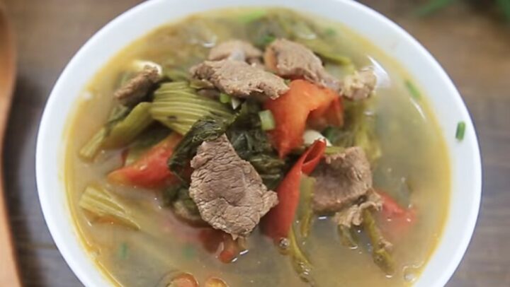Cách nấu canh dưa chua thịt bò rau tần thanh mát, đậm đà