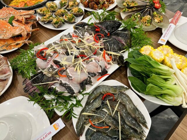 281024 cach lam lau ca mu buffet poseidon 1.jpg2