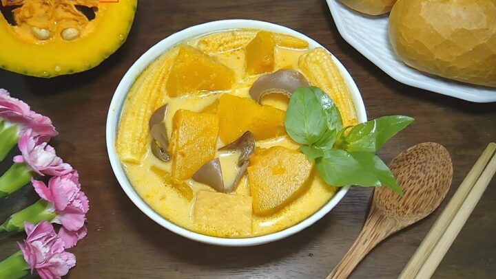Hình ảnh tổng hợp các món cà ri rau củ chay thanh đạm, thể hiện sự đa dạng của cách nấu cà ri rau củ cho bữa ăn hấp dẫn