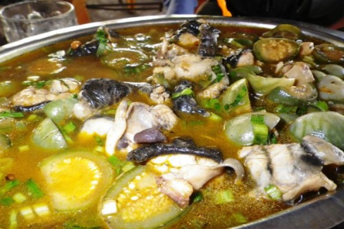 Món lòng bò cà đắng sau khi chế biến, với miếng lòng giòn và cà đắng xanh mướt, gợi ý cách nấu lòng bò cà đắng thơm ngon